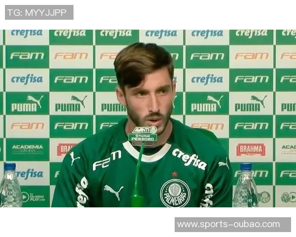 斯特拉斯堡主帅被切尔西挖走球迷愤怒表达不满情绪